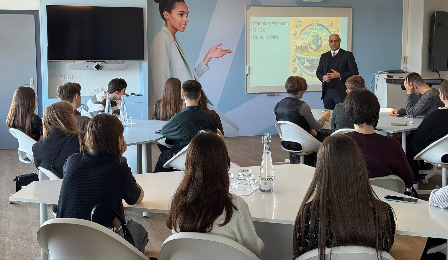 16 Ukrainian teenagers on the path to democracy: Democracy Hub in Switzerland project launched
